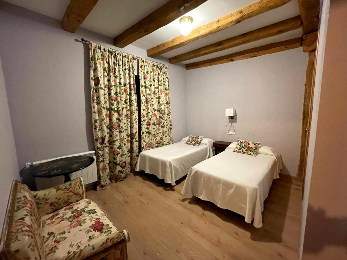 Hotel-Hospederia Los Templarios Sepúlveda Esterno foto