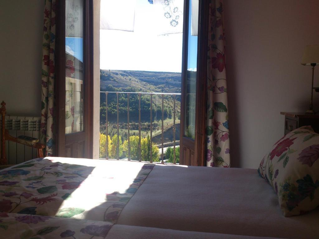 Hotel-Hospederia Los Templarios Sepúlveda Esterno foto